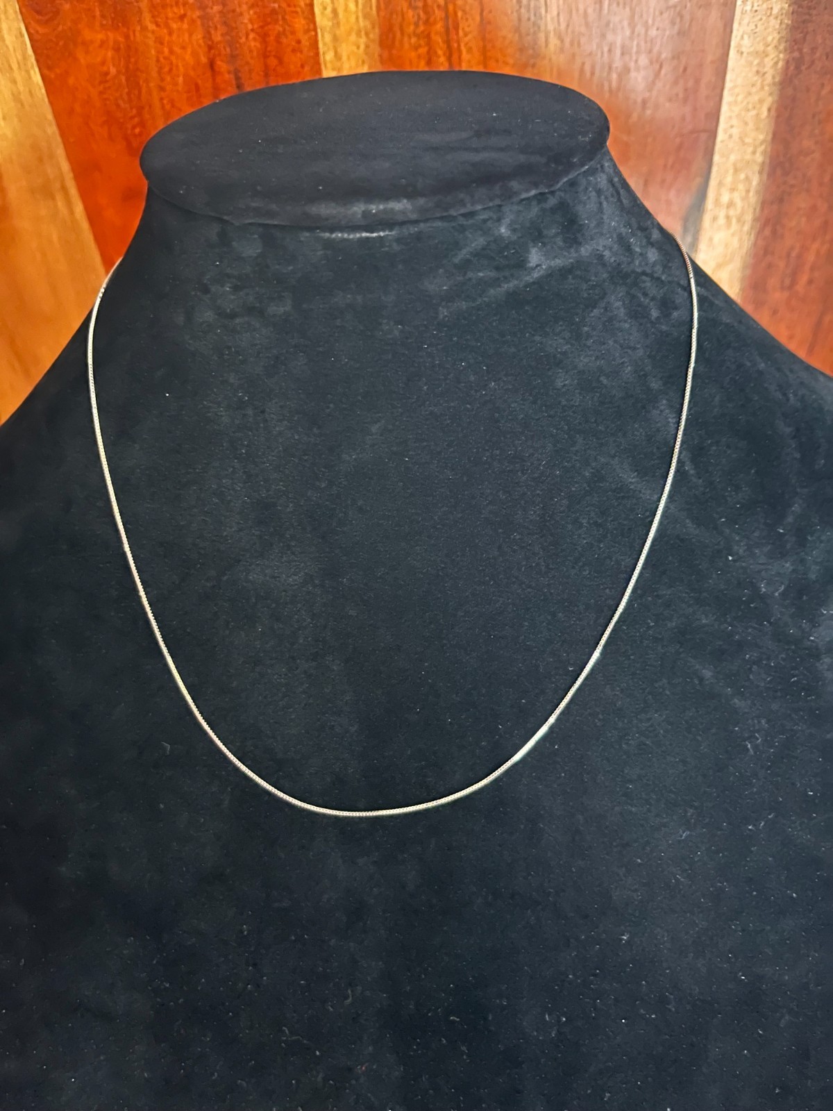 Sterling Silver 18″ Box Chain Necklace – 1 mm – Spring Ring Clasp – 925