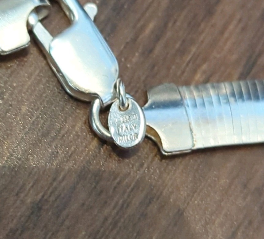 Signed 925 Silver Herringbone Omega Necklace Metal Lobster Clasp No Stone