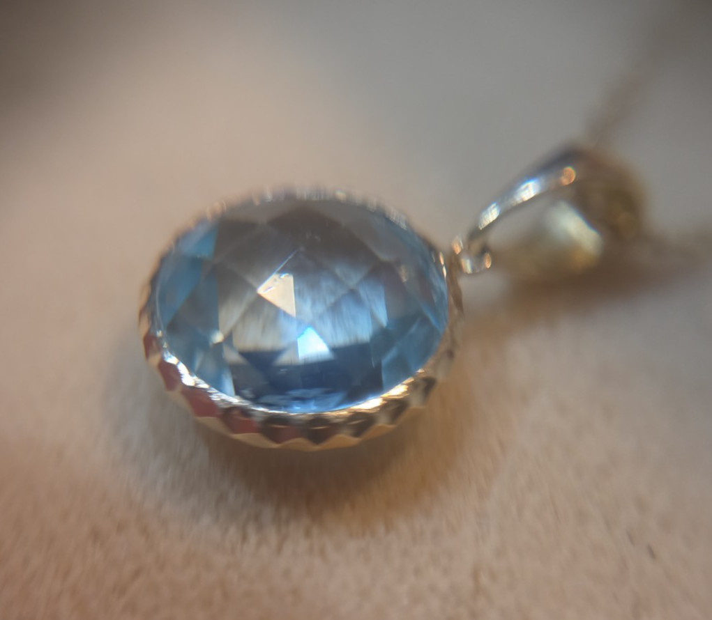 14k Yellow Gold Blue Topaz Necklace 17″ 3.37g