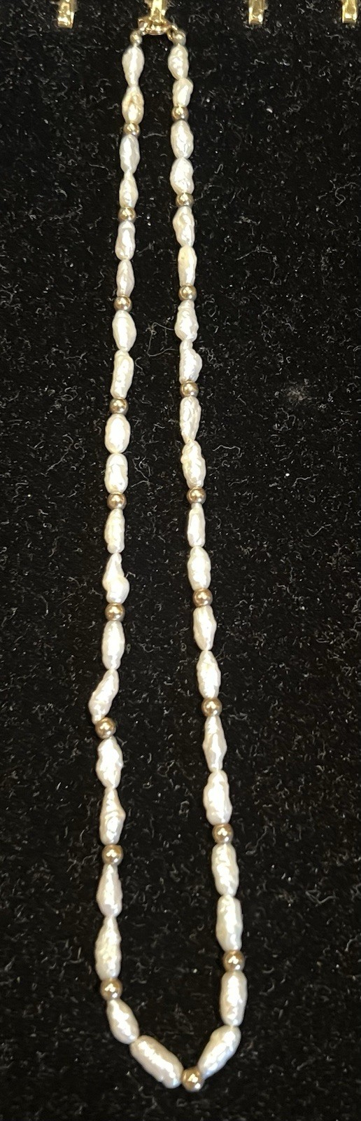 16” Freshwater Pearl Necklace 14k Gold Balls & Hook 1980’s