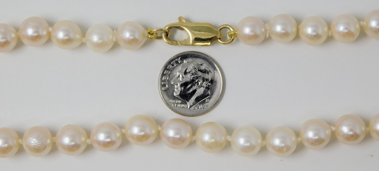 8 mm-8.5 mm Strand Cultured Pearls 18 kt Yellow Gold Clasp Necklace 24.5″ B4496