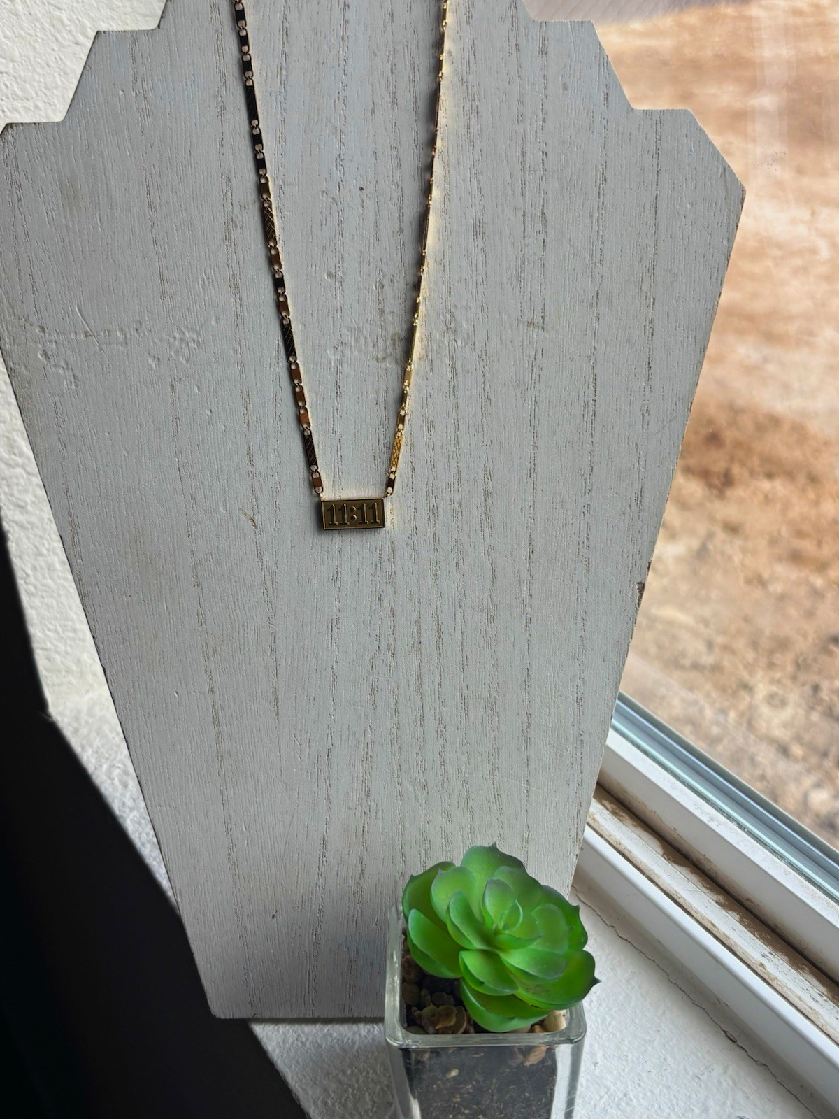18K Yellow Gold Tone 11:11 Bar Pendant Necklace Link Chain Spring Ring Signed