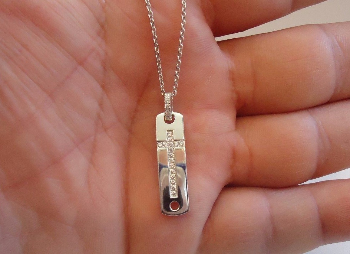 STERLING SILVER CROSS NECKLACE PENDANT W/ .75 cts LAB CREATED DIAMONDS/ 18 INCH