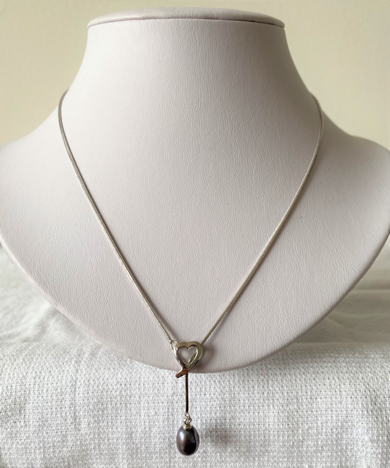 Teardrop Freshwater Pearl in Heart lariat Chain Pendant Necklace