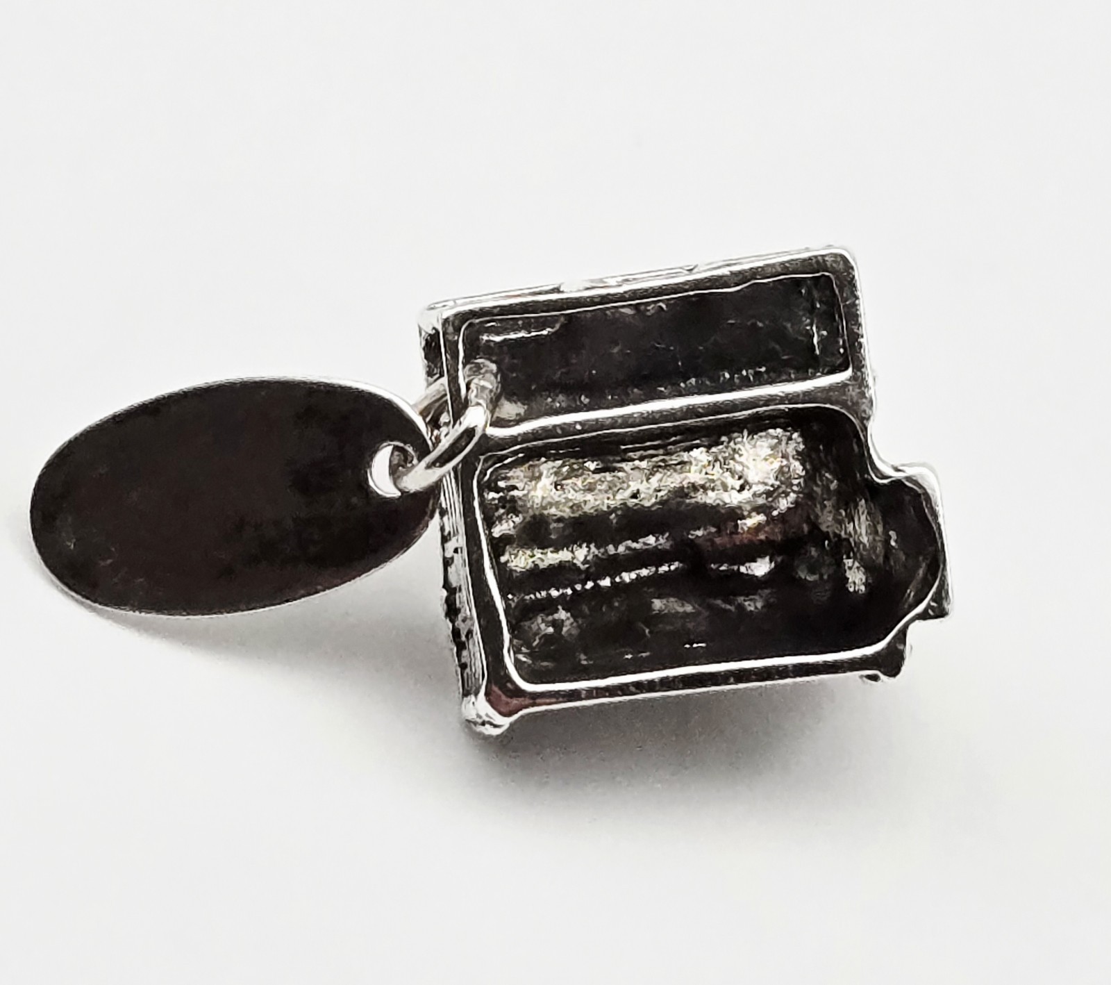 VTG Sterling Silver Log Cabin Charm Pendant “Minnesota” Travel Souvenir 3D 5.7g