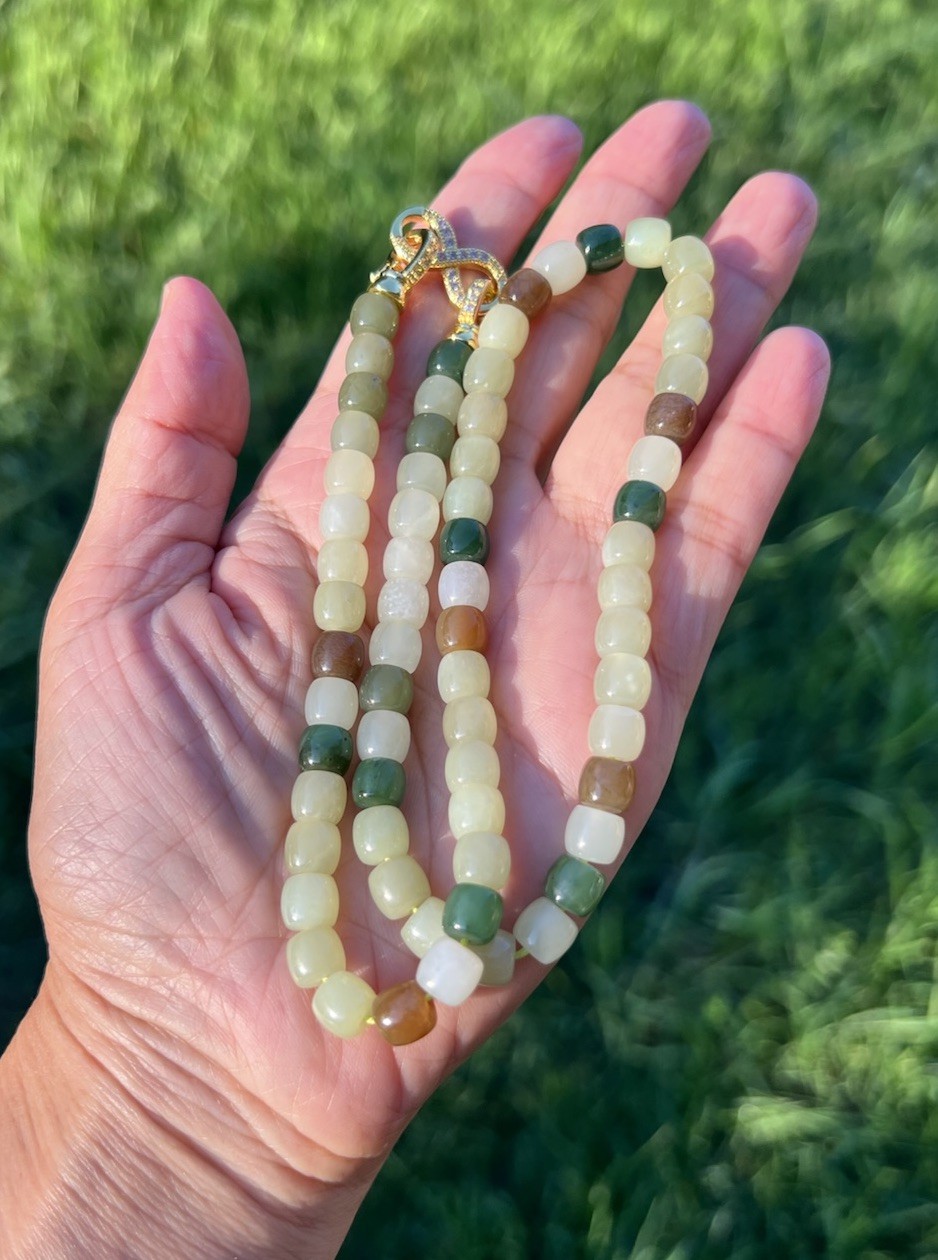 Beautiful 17″ Multicolor Nephrite Jade 6.8mmx6mm Bead Necklace B798