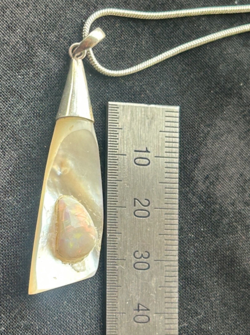 Andamooka Shell Opal