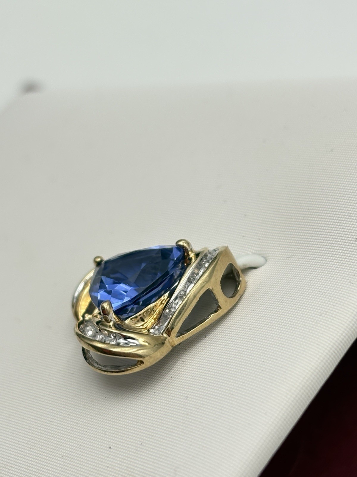 GOLD 10KT YELLOW GOLD TRILLION CUT TANZANITE SLIDE PENDANT 2.8g