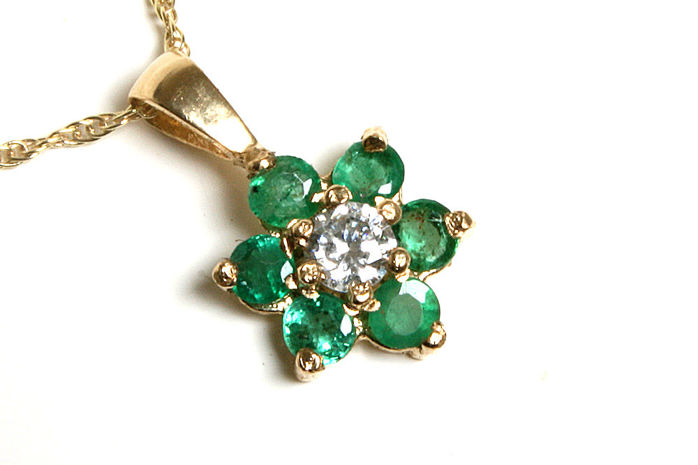 9ct Gold Emerald and CZ Cluster Pendant Necklace and Chain Made in UK Gift Boxed