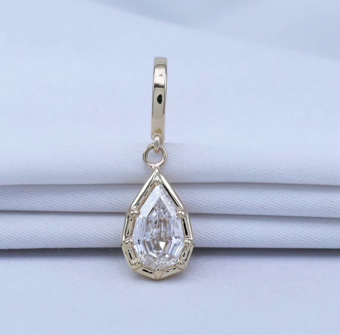 1 Ct Pear Lab Grown Diamond Solitaire Pendant 14K Yellow Gold