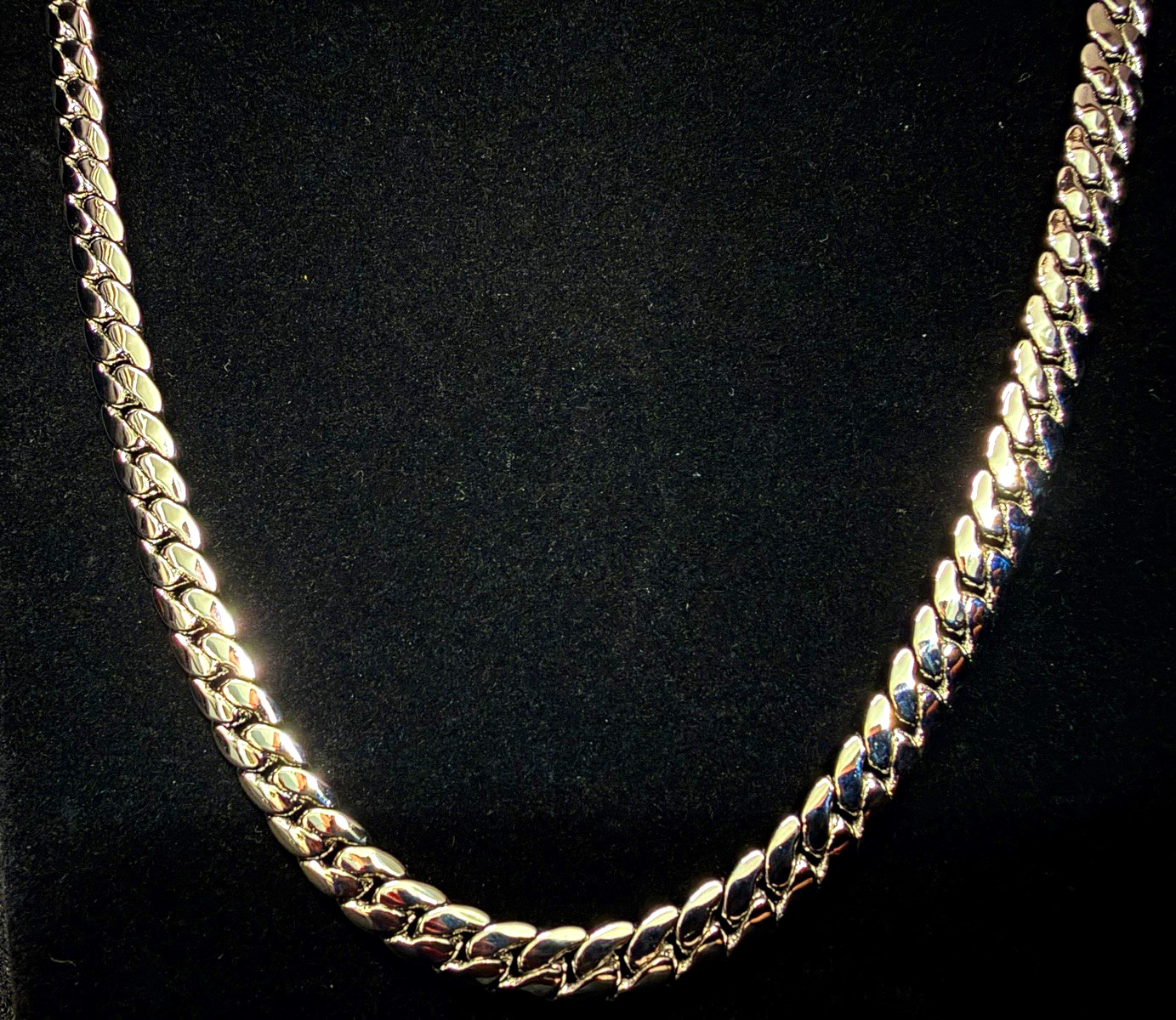 Miami Cuban Italy 925 Stamped Silver filled w/box lock 24in 8MM. Stand out!