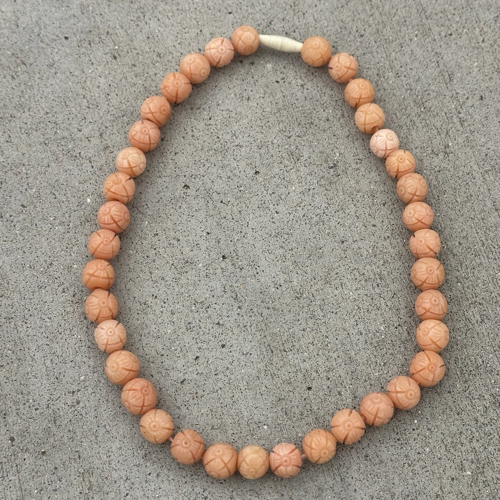 Art Deco Style Fatality Necklace Peach Pink Salmon Etched Plastic 18”