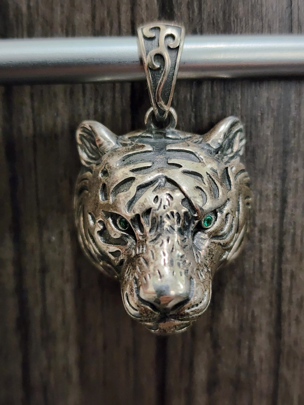 Very Cool Sterling Silver 925 Tigers Head With Green Stone Eyes Pendant