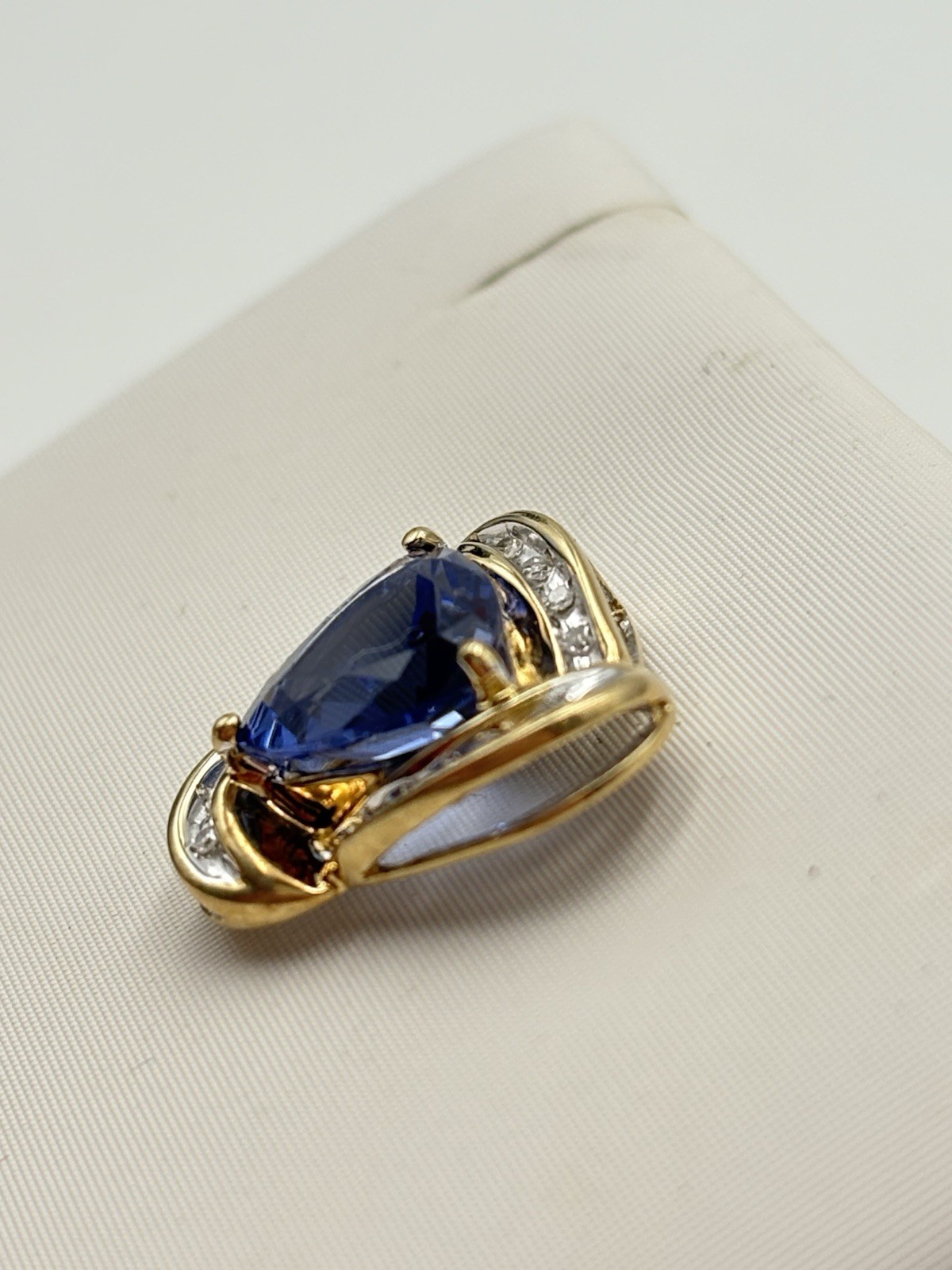 GOLD 10KT YELLOW GOLD TRILLION CUT TANZANITE SLIDE PENDANT 2.8g
