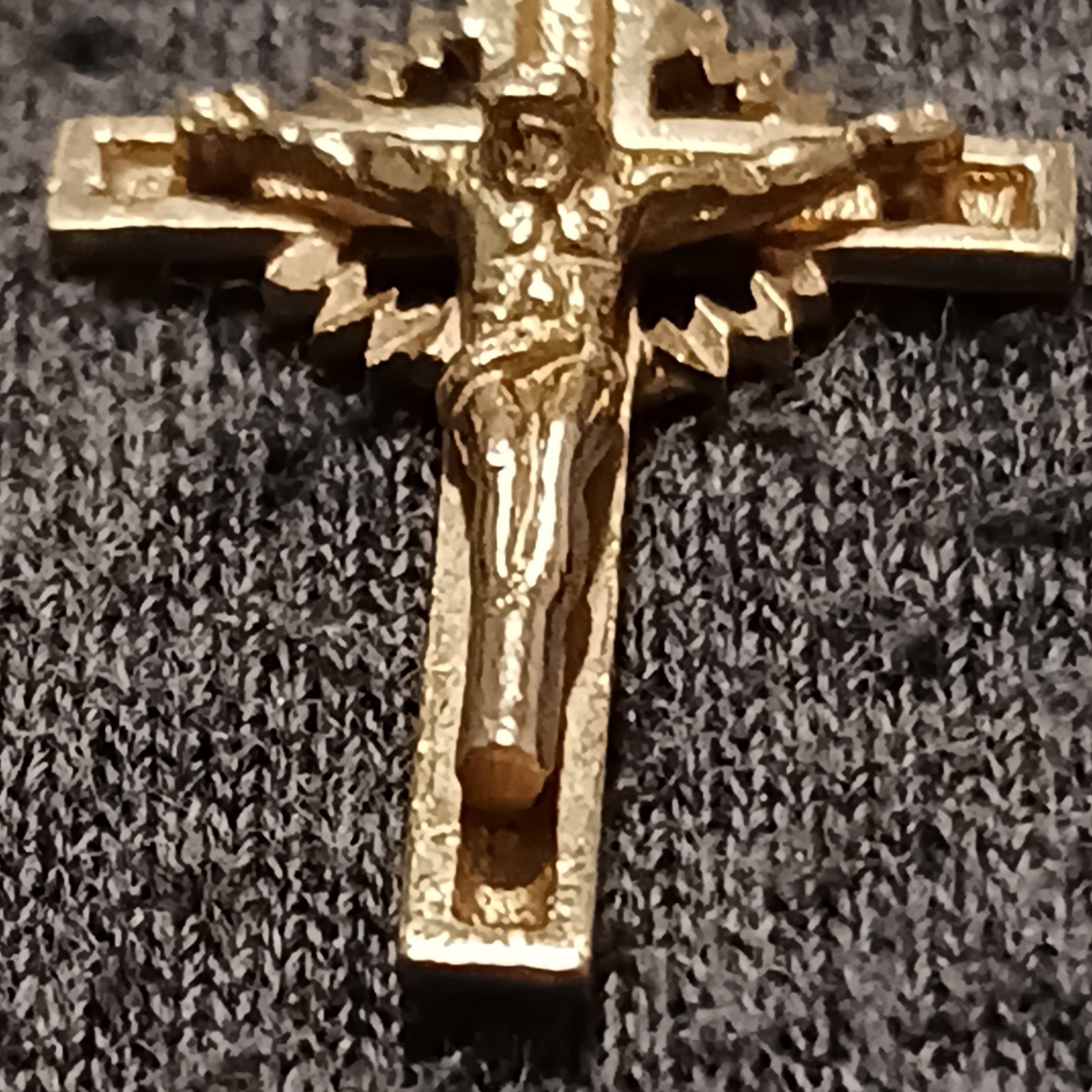 Italian 14k Yellow Gold 1″ Crucifix Cross Charm Pendant 2 Grams