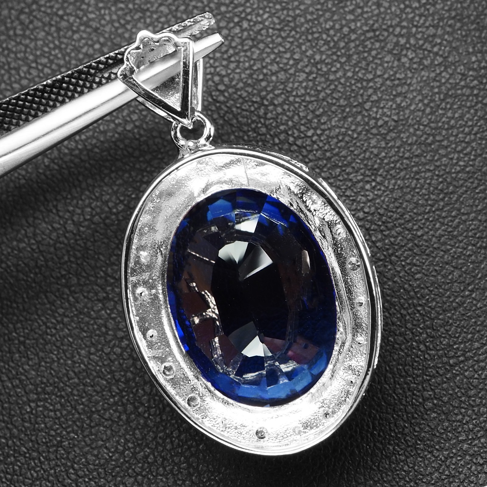 Striking Midnight Blue Sapphire 31.40Ct 925 Sterling Silver White Gold Pendants