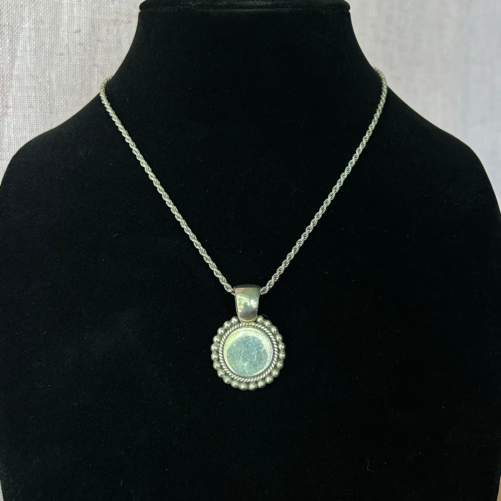 Vintage 925 Sterling Silver Necklace With 1.5″ Circle Pendant for Carving