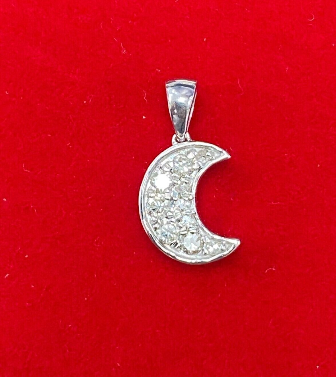 Deal! 0.20ct Genuine Diamonds Moon Pendant Charm 10K Gold