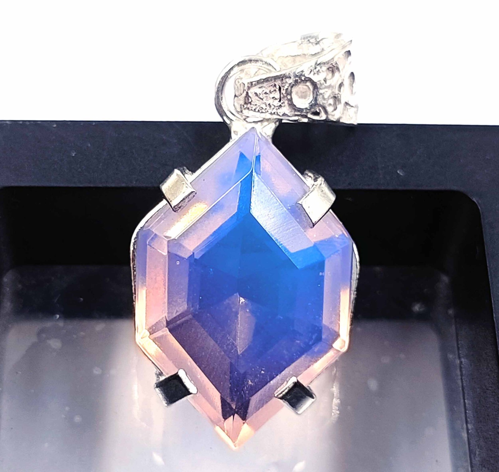 FANCY CUT 31 CT LIGHT PINK OPAL 925 STERLING SILVER PENDANT WITH FREE CHAIN KKO