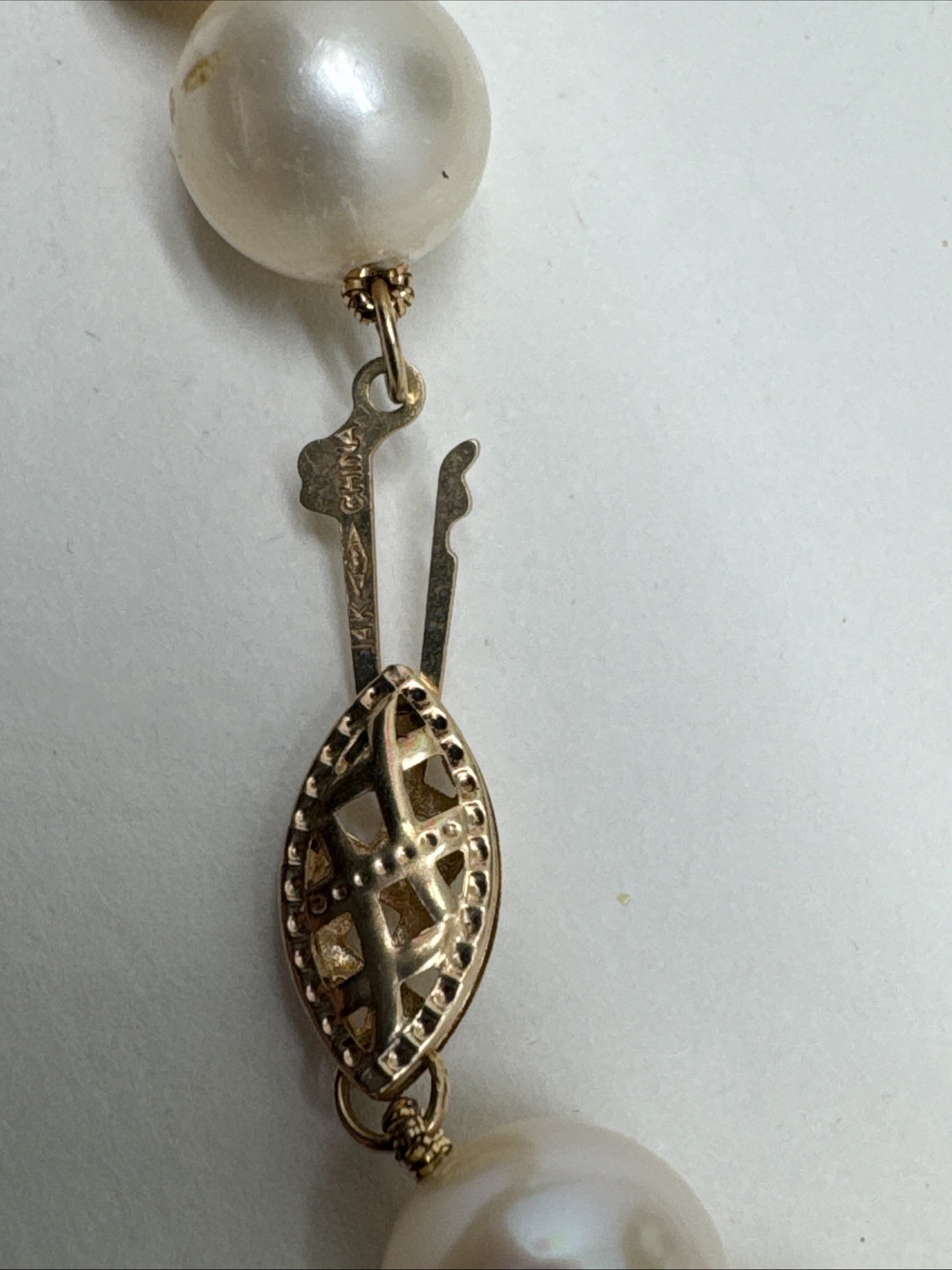 14 Gold Pearl Hand Knotted Necklace 10mm Beads 32 In Long Vintage Clasp