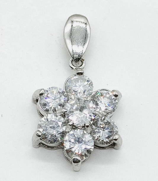 Elegant Platinum Pt900 Diamond Flower Cluster Pendant | 2.01ct Natural Diamonds