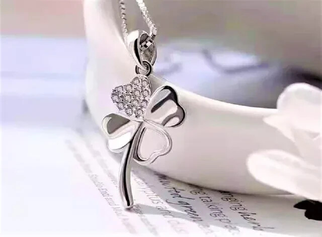 2Ct Round Lab Created Diamond Flower Womens Pendant 14K White Gold Plated Silver