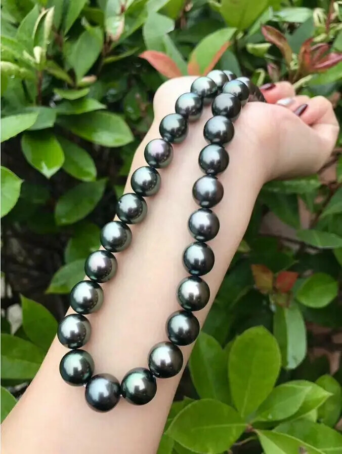 18 inch AAAA luster 10-11mm natural Tahitian black pearl necklace with 14k +box