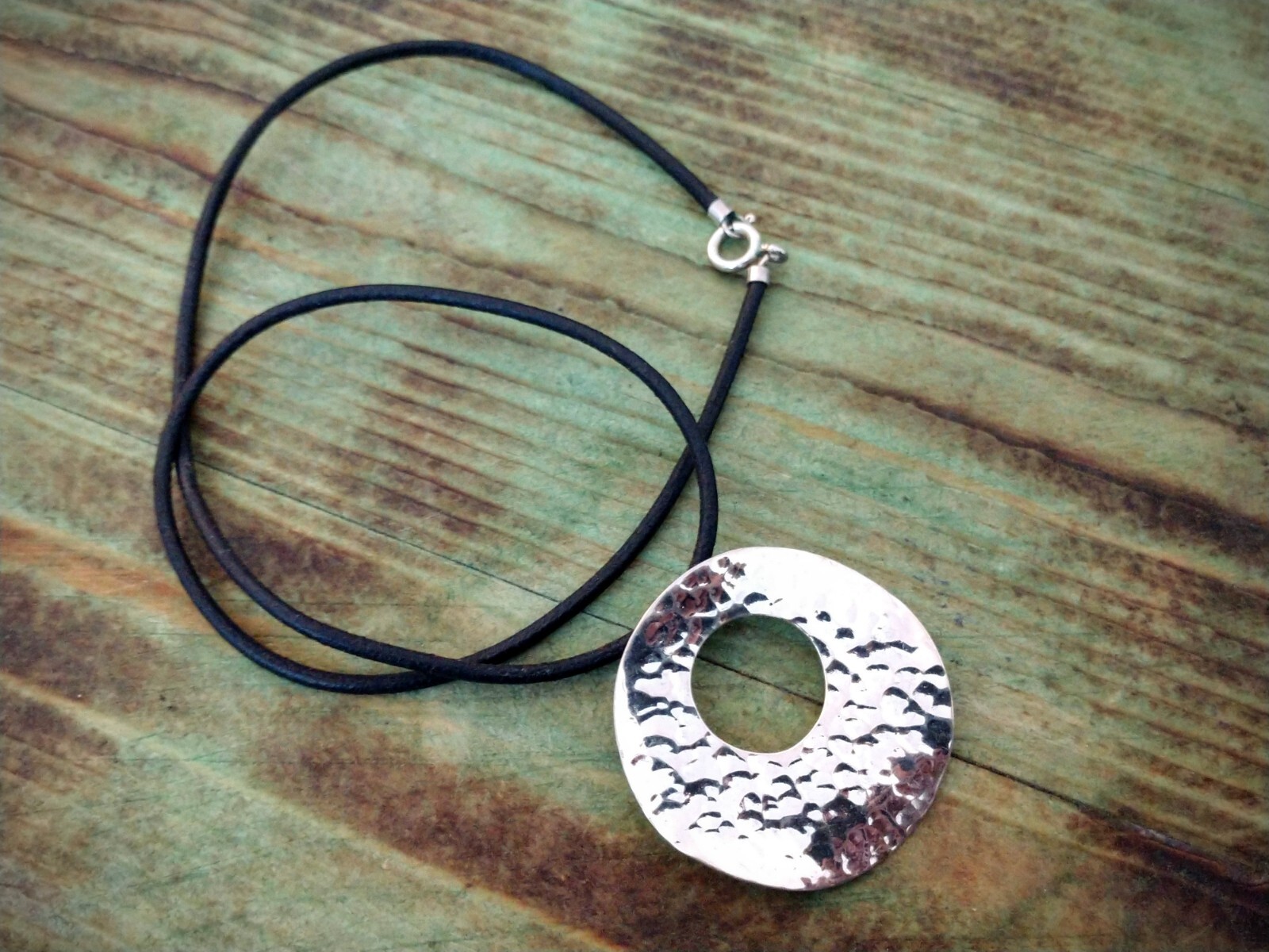 925 Sterling Silver Round Hammered Pendant – Leather Choker ~ Casual & Classy