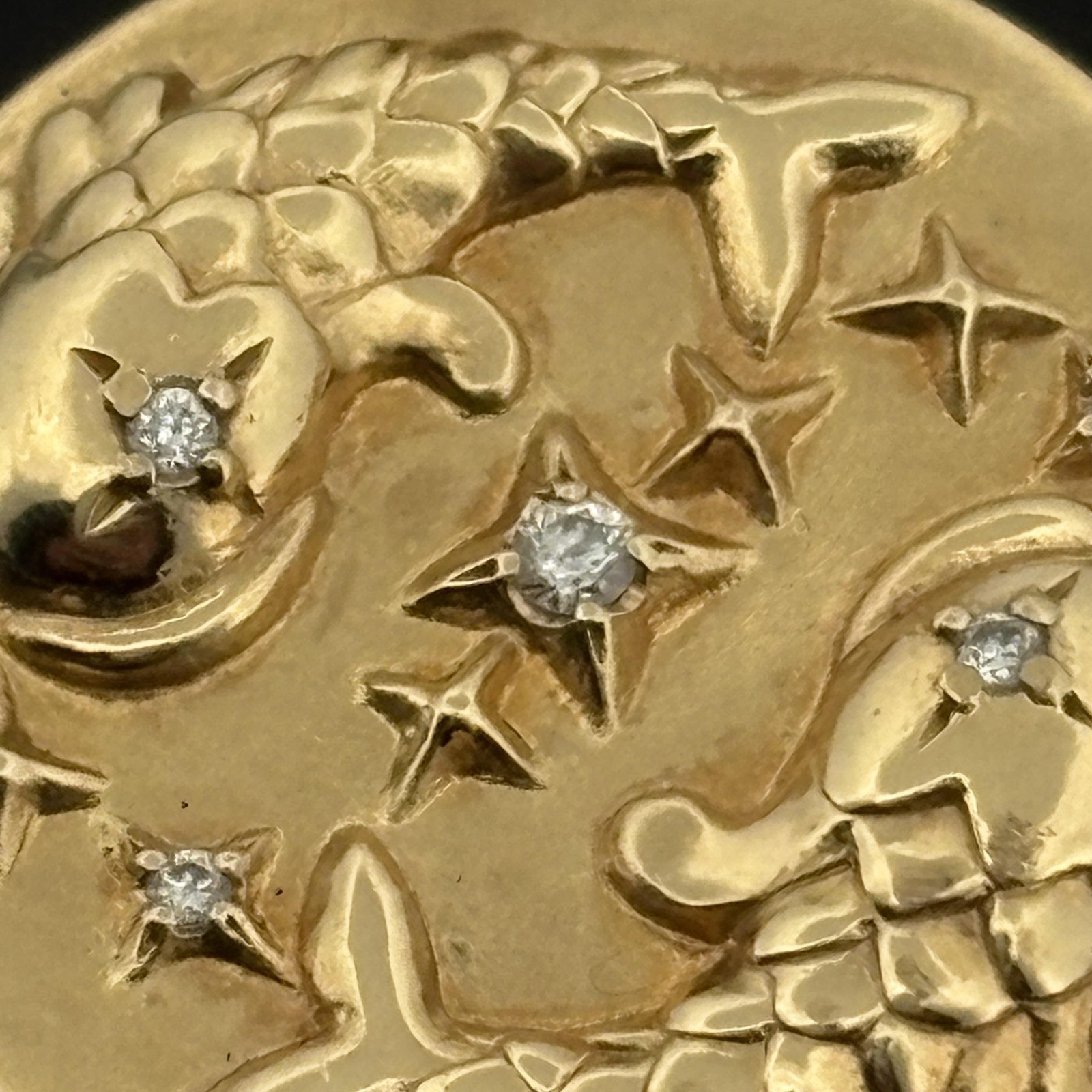 David Yurman Pisces Amulet Pendant 18K Yellow Gold with Diamonds, 19mm