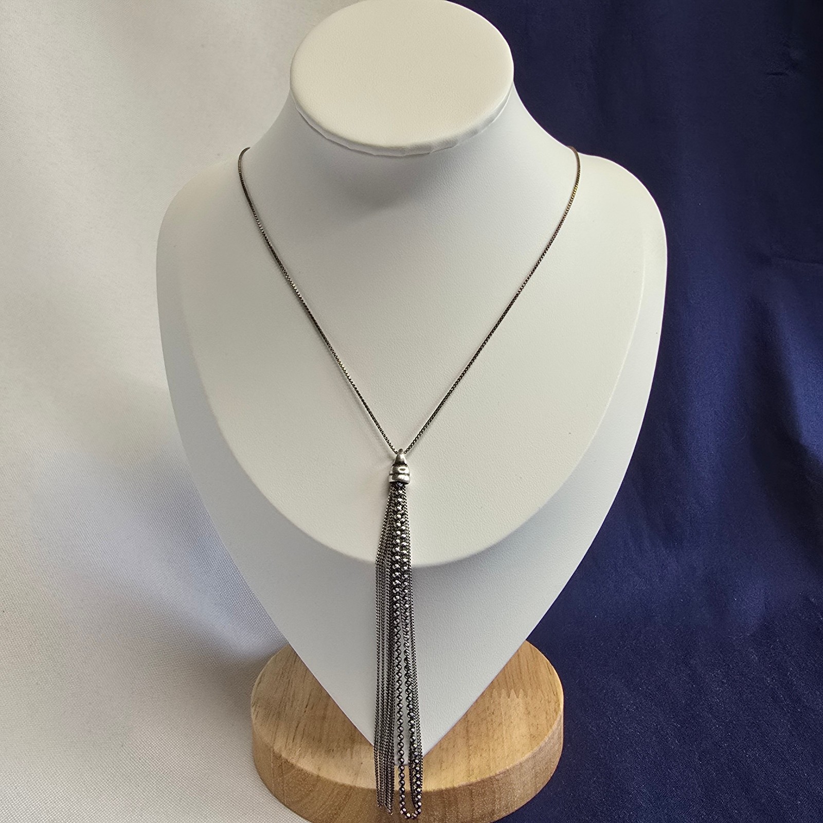 Sterling Silver Tassel Necklace 8.34g Fine Jewelry 17.5″ Box Chain Spring Ring