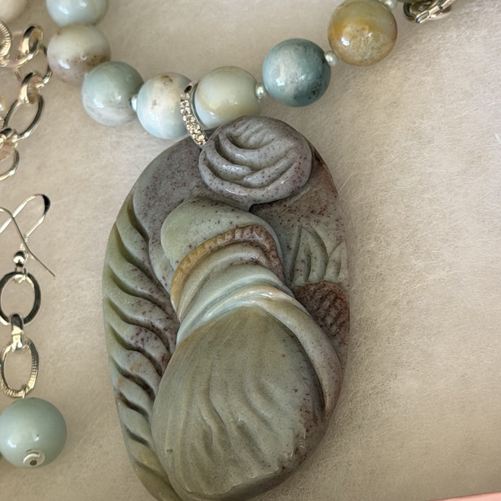 HAND CARVED NATURAL JASPER LADY PENDANT AMAZONITE PEARL NECKLACE EARRING SET