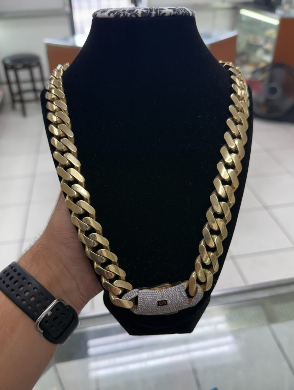 Monaco Chain 10k yellow gold 17mm 70.9 Grams 26.5 inches
