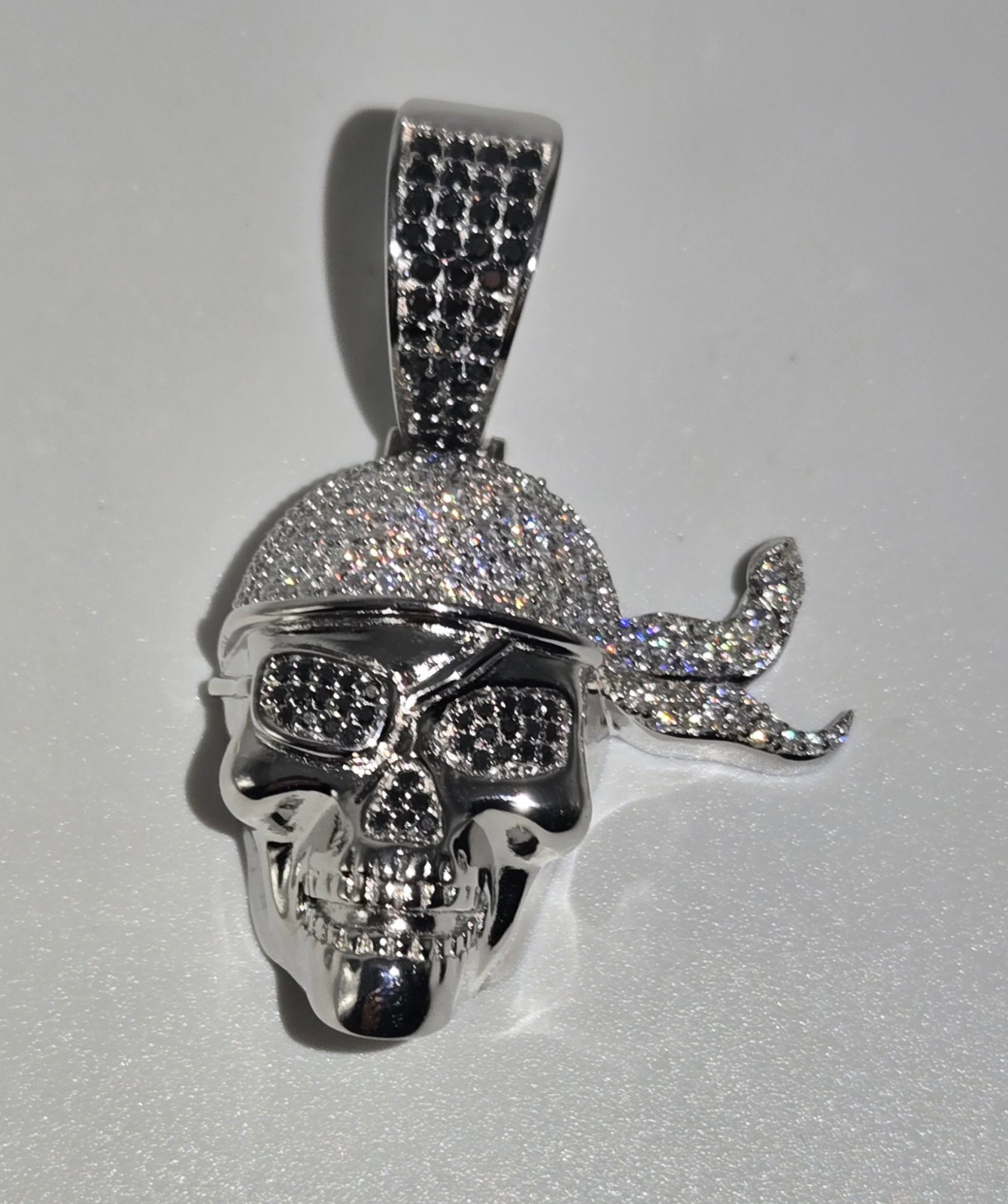 NEW 925 Sterling Silver Pirate Skull Pendant, 8.0CTW White & Black MOISSANITE