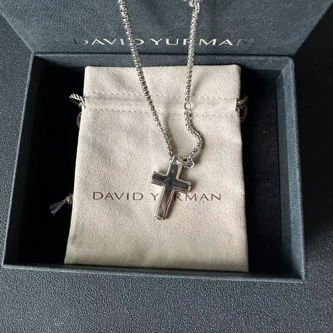 David Yurman 3mm Cross Pendant 925 Sterling Silver w/ Diamonds Chain length 20″