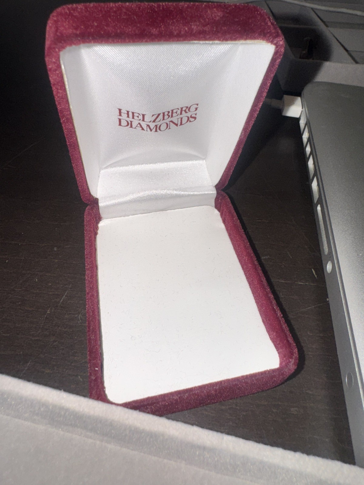 Helzberg Diamonds 10K White Gold 1/4 ct TW Round Diamond Journey Pendant
