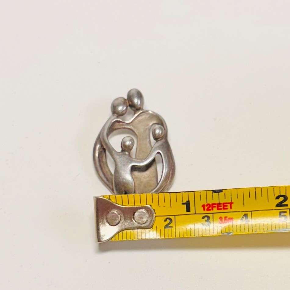 CAROLYN POLLACK RELIOS Loving Family pendant 2 adult 2 children Ster CP vint 9g