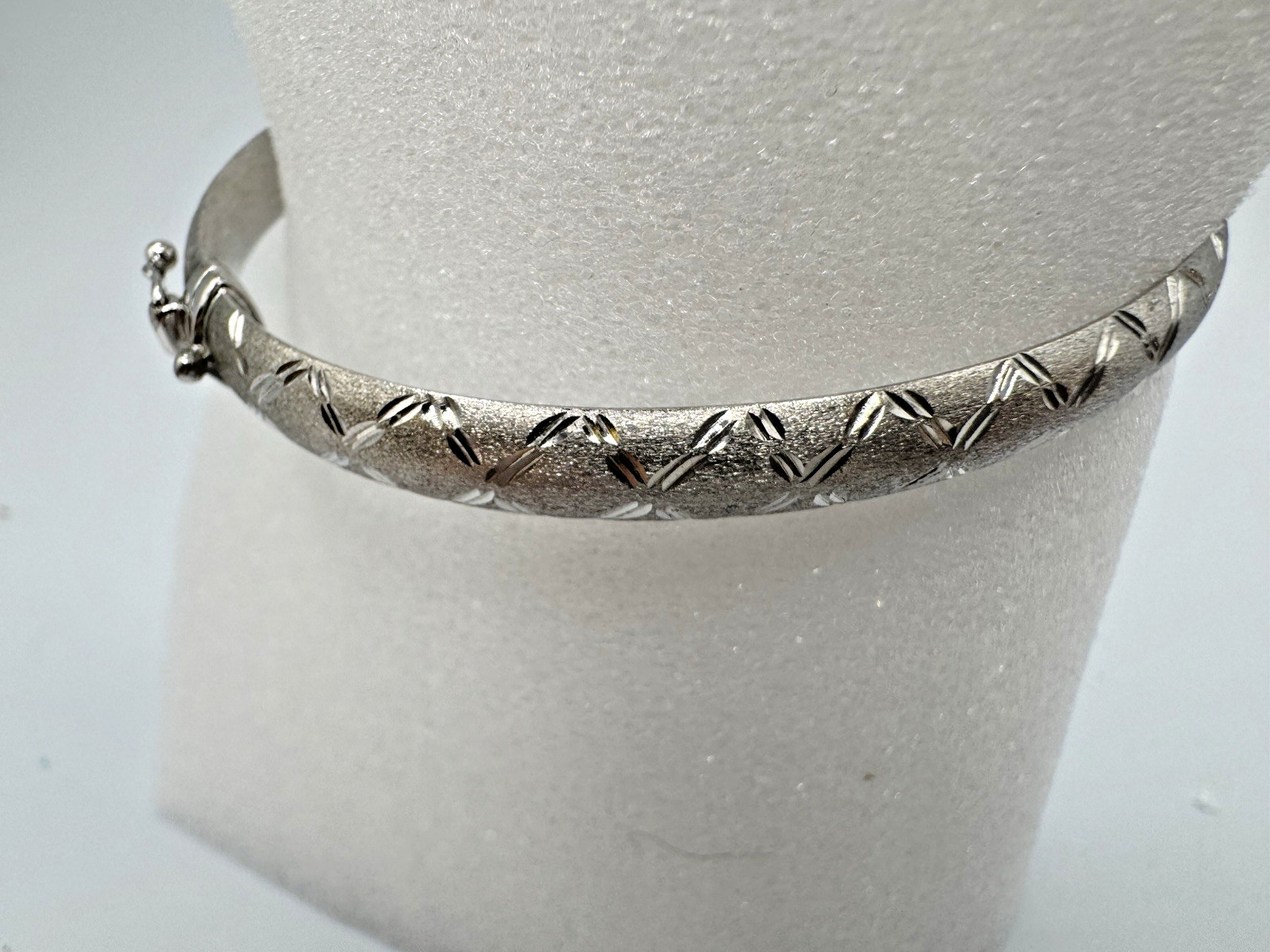 7 Inch 925 Hinged Bangle 925 Thailand Satin Finish Diamond Cut ATI Signed 7G