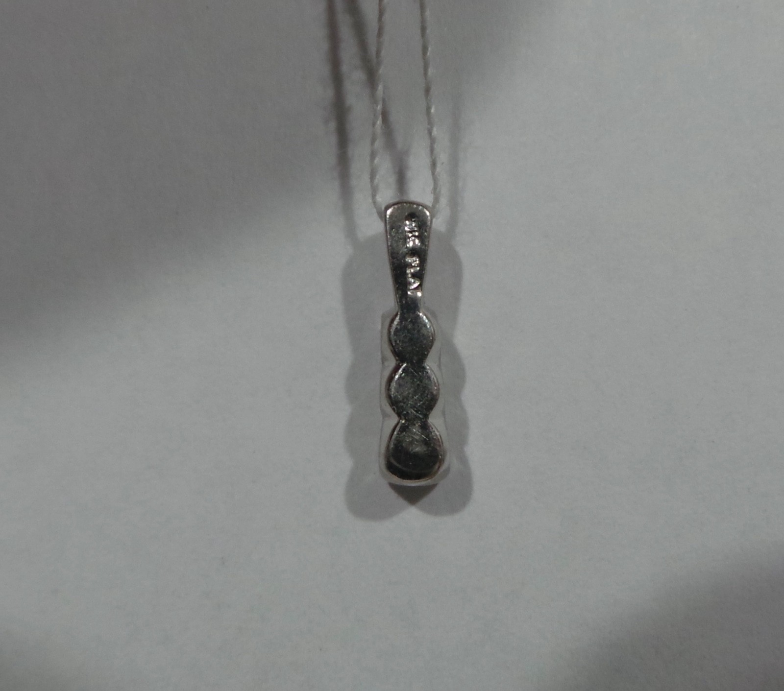 14k White Gold 19″ Thin Necklace & Platinum Triple Diamond Pendant .25ct 2.18g