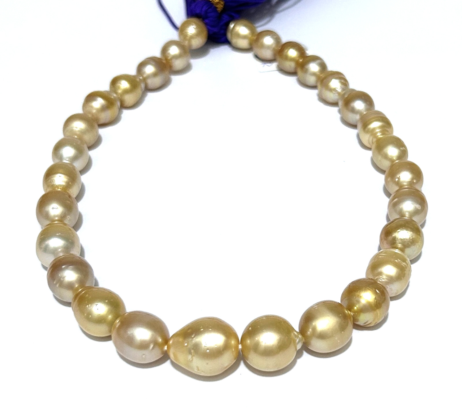 Necklace 11 – 18mm 29 pcs Australia South Sea Natural Gold Over Pearl 16″ Strand