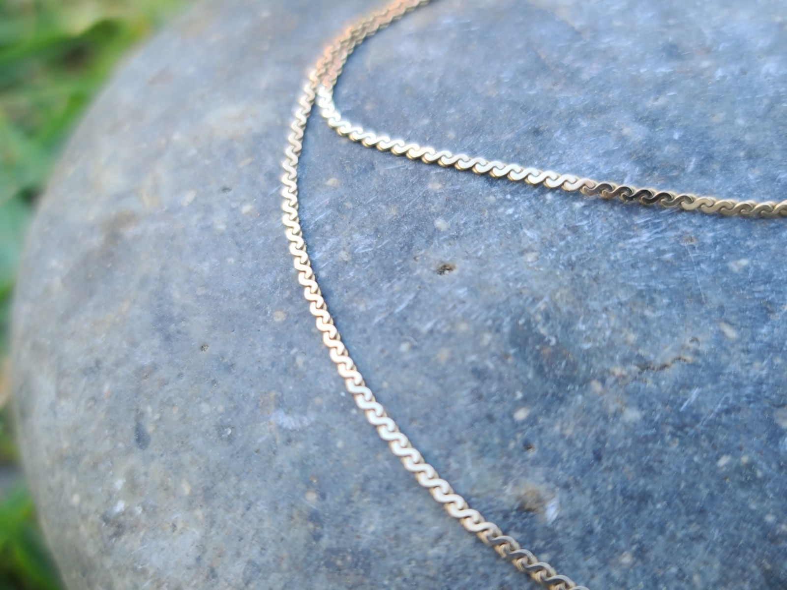 14k Solid Yellow Gold Serpentine Chain Necklace 18″x1.1mm ITALY Signed AR 3grams