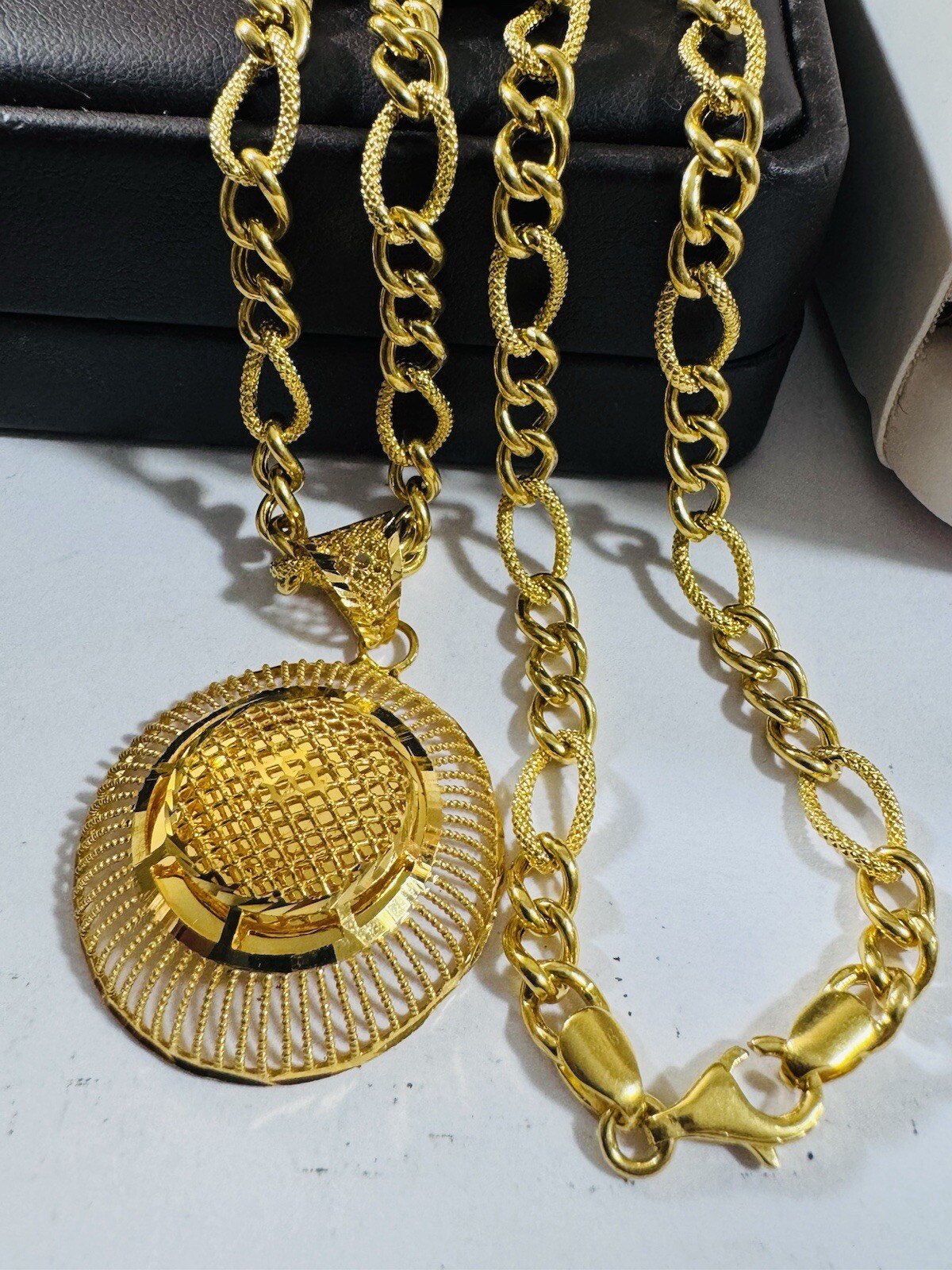 22C 22K 916 Real Saudi Dubai Gold Round Women’s Necklace 18” Long 16grams 6mm