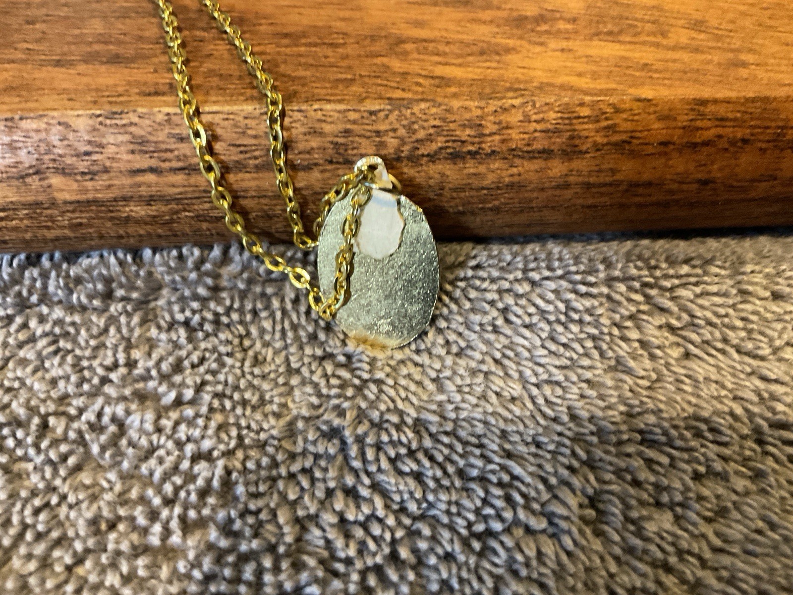 MIRACULOUS Medal Pendant, Oval 3/4″ x 1/2″ Gold Tone Aluminium on 20 inch chain
