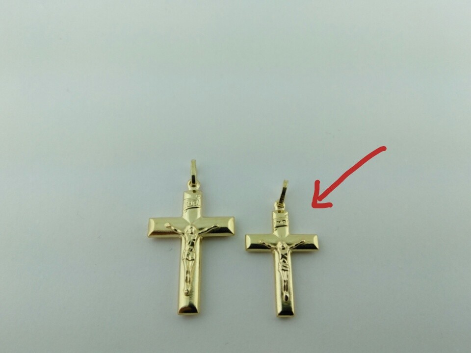 14K Solid Gold Italian Cross Pendant.Very elegant Very Good Price 1.7 grams