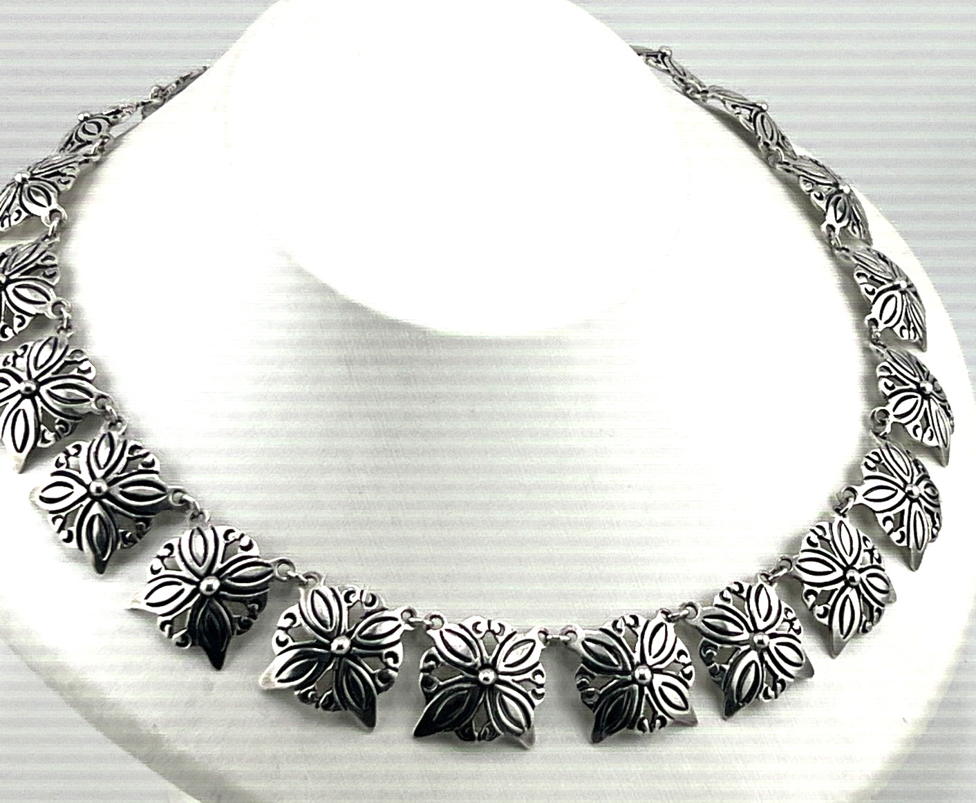 J. Flores TAXCO Mexico necklace 925 Sterling silver 16.5″ L ornate panel choker
