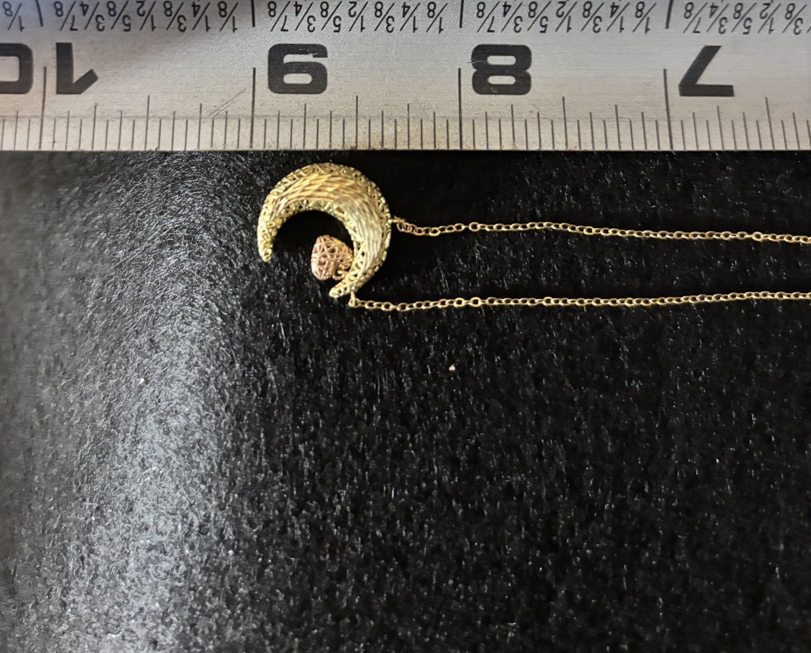 10K SOLID YELLOW GOLD 3D MOON & ROSE HEART PENDANT ON CABLE CHAIN NECKLACE.