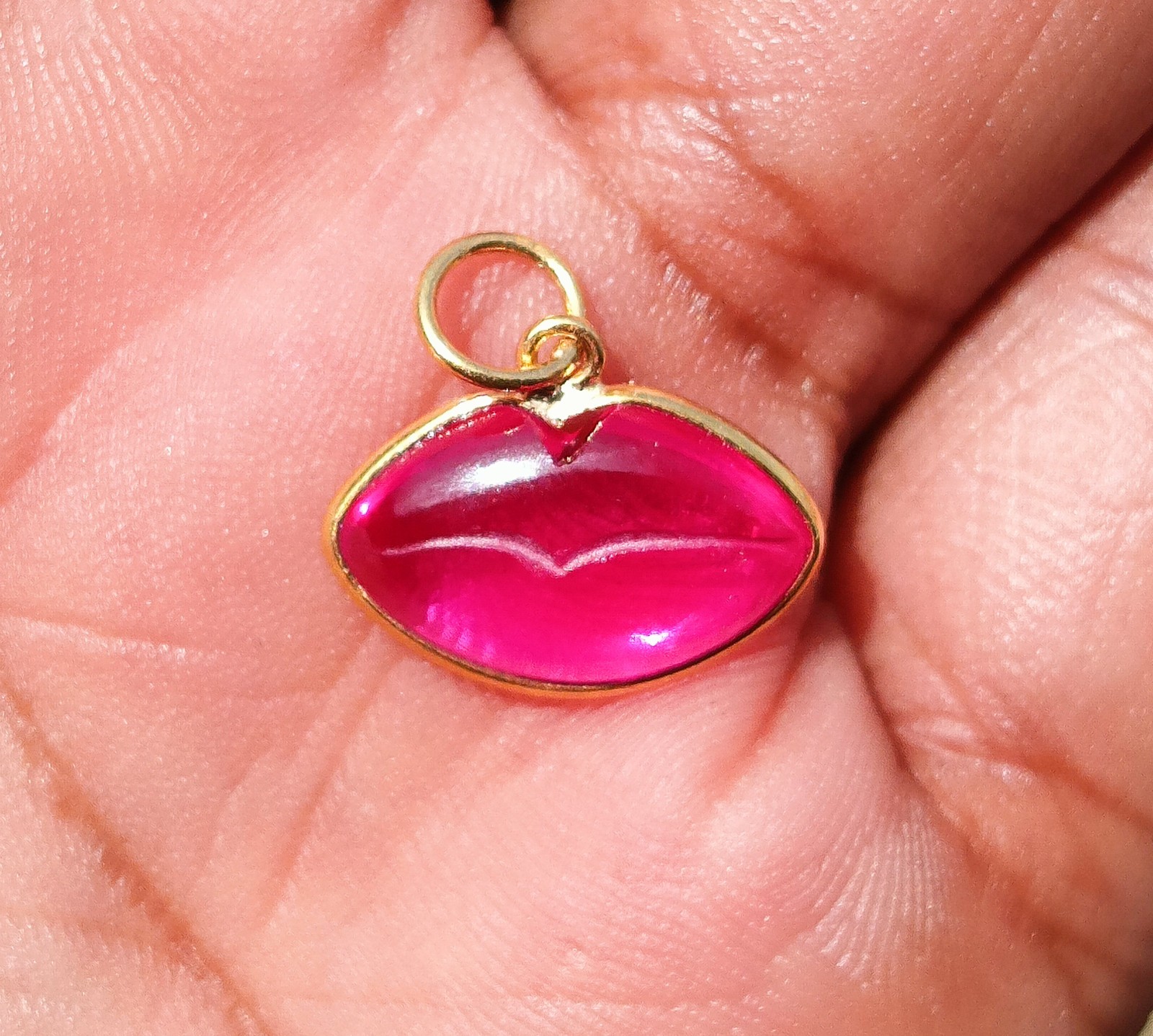 Ruby Lips Charm Pendant – 18k Solid Gold Handmade Dainty Jewelry