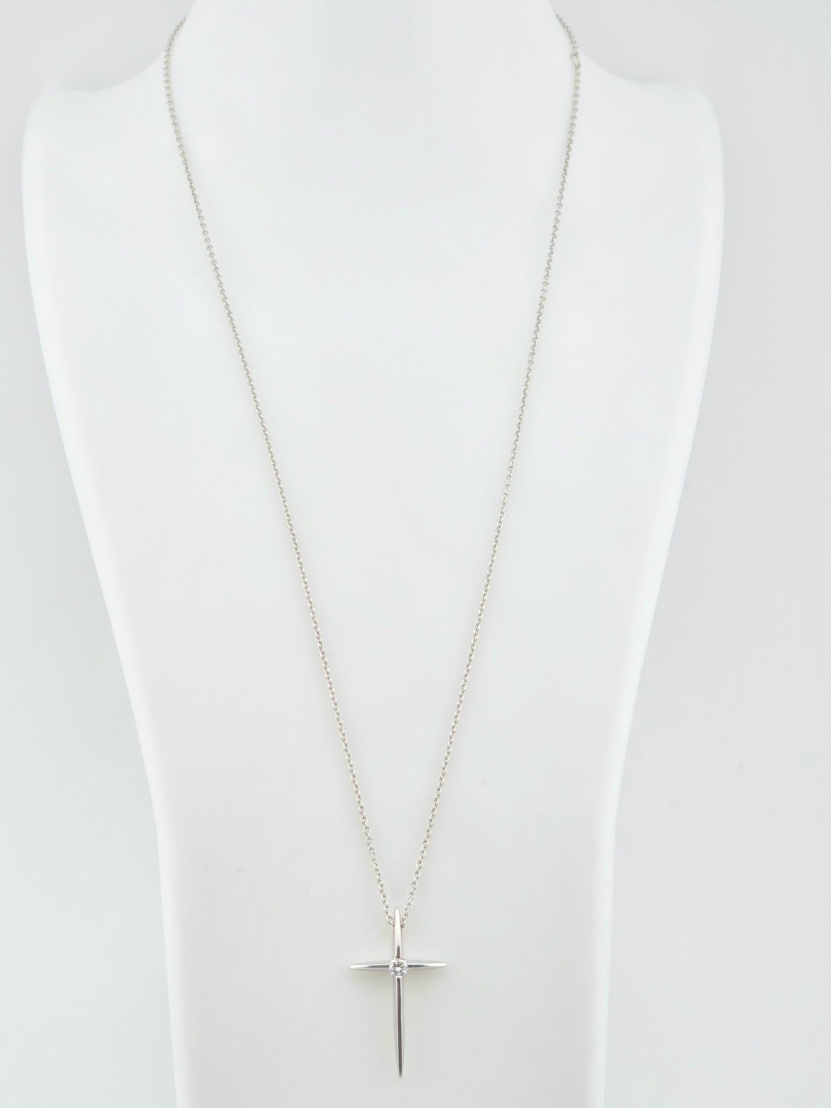 14K WHITE GOLD AND DIAMOND CROSS NECKLACE, 16-18″ ADJUSTABLE – 262078