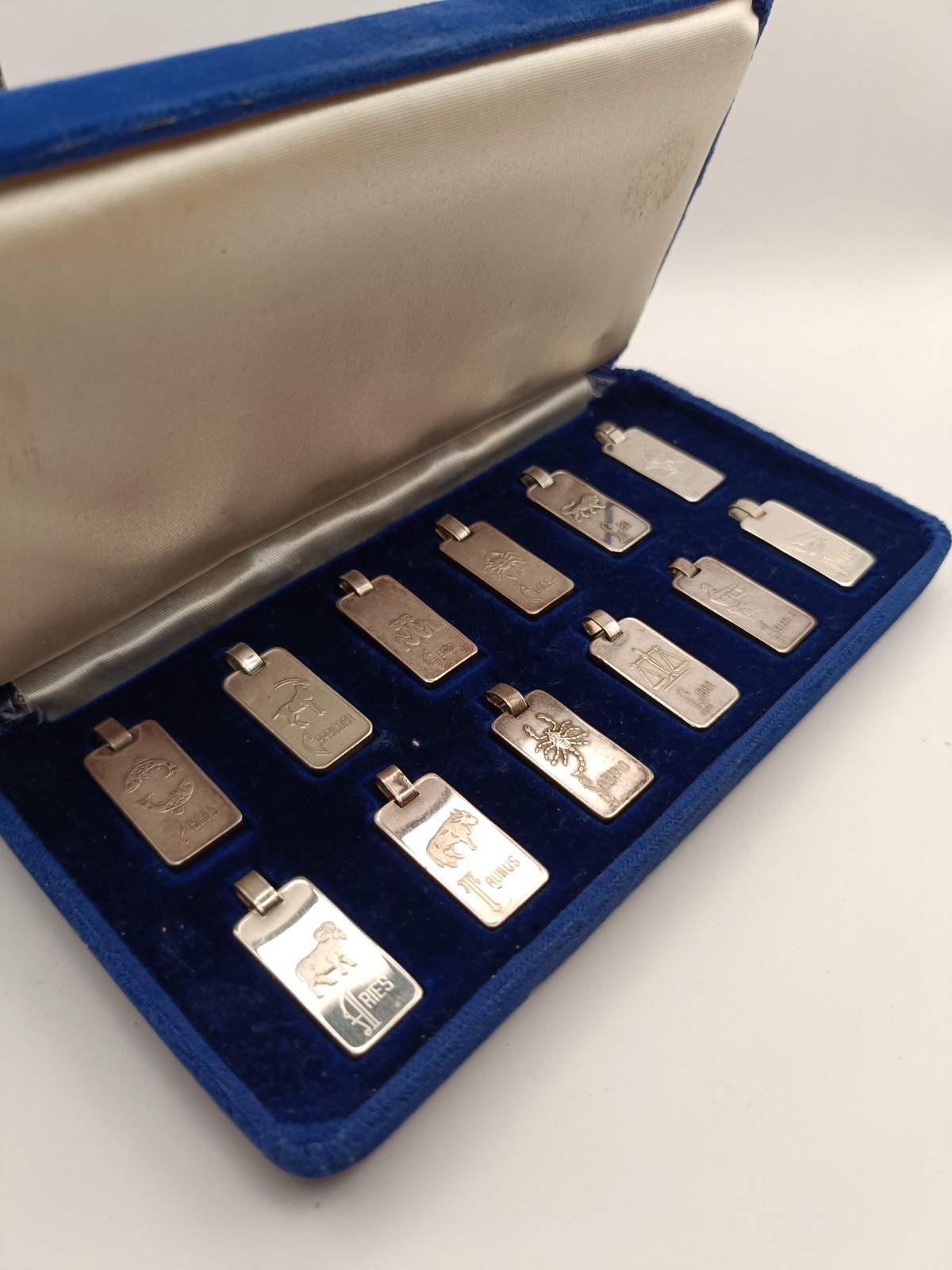 Vintage Complete Cragside 999 Fine Silver Zodiac Ingot Pendant Collection & Box