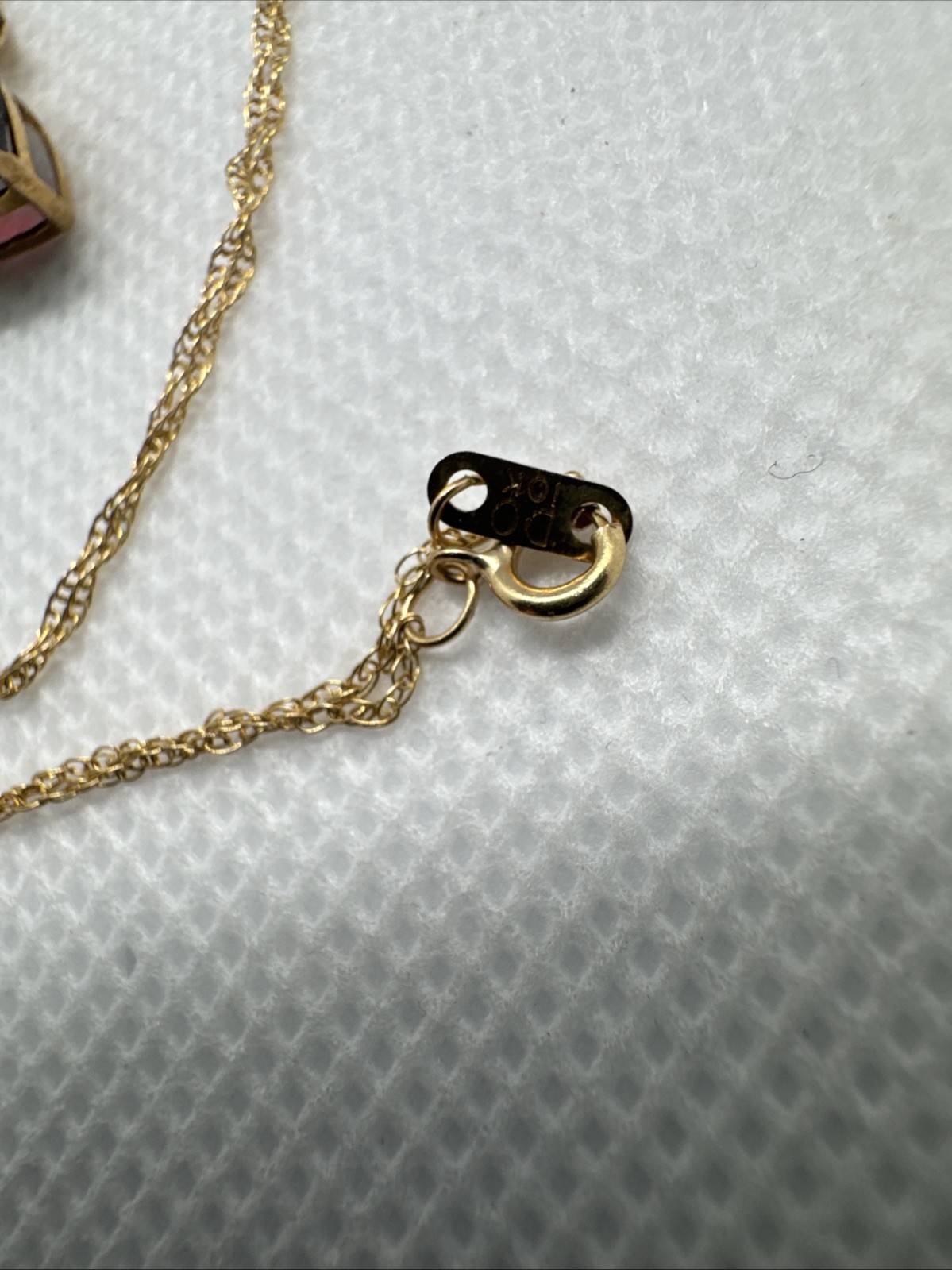 10K Yellow Gold Dark Red Trillion Cut Garnet Triangle Pendant Necklace 18”