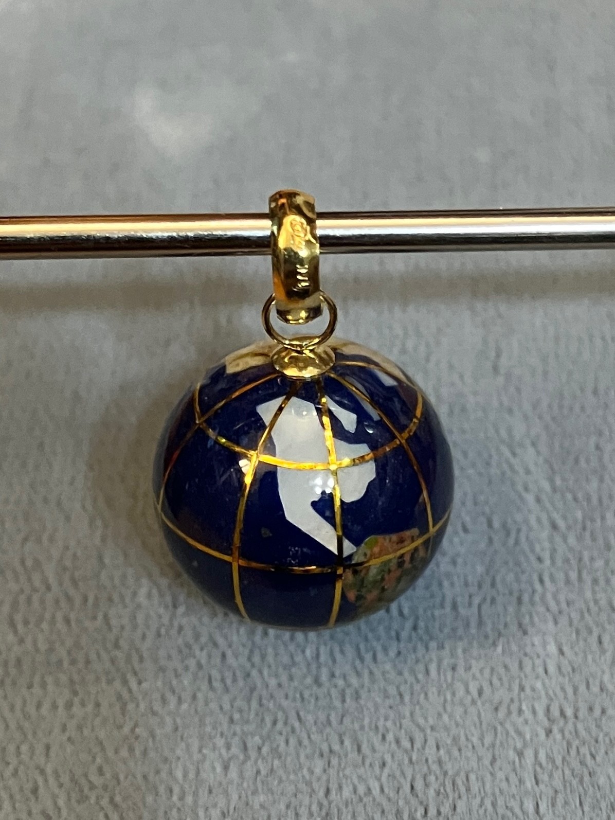 Vintage Michael Anthony 14k Gold Globe & Lapiz Lazuli Inlay Unique World Pendant